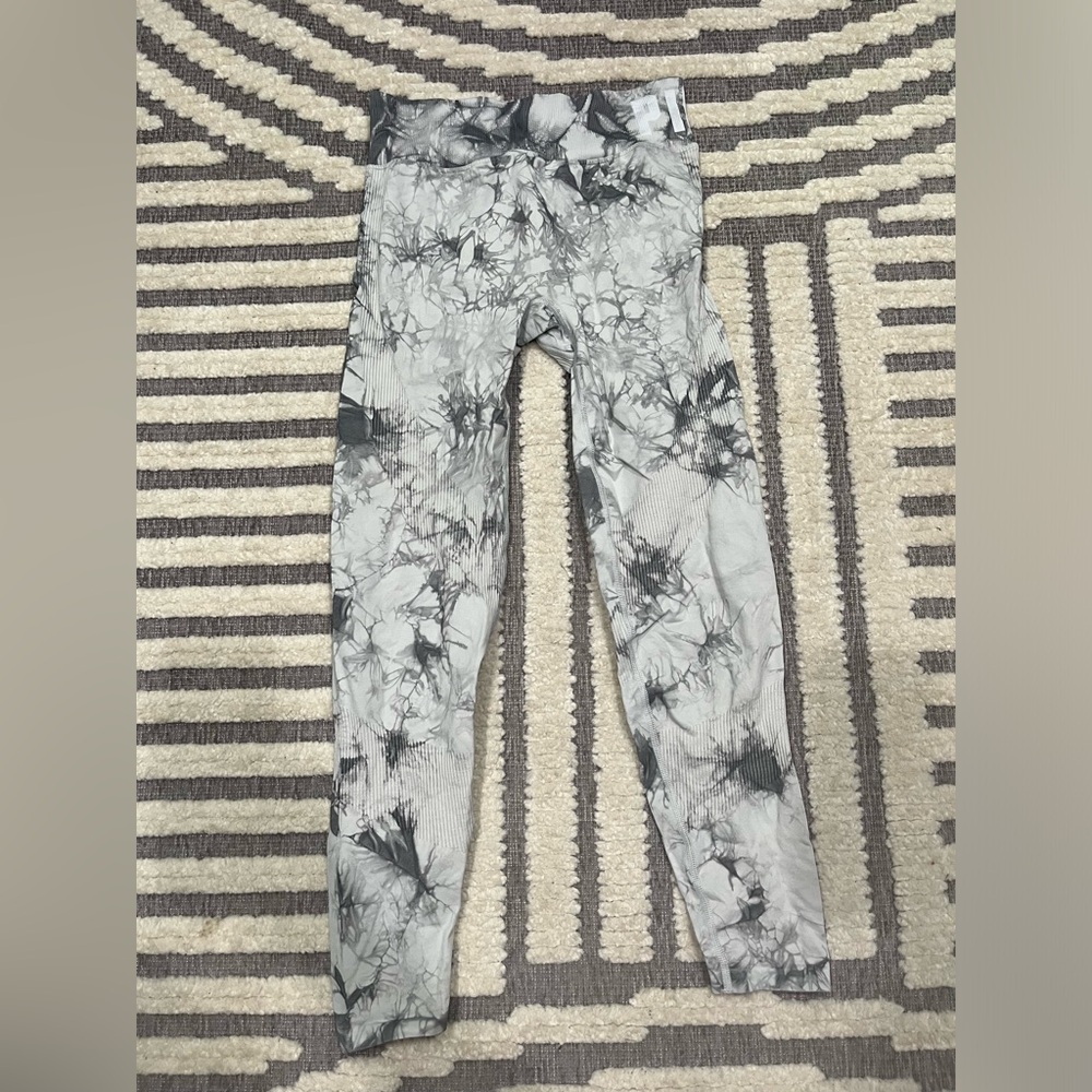 Pink active leggings size large‎